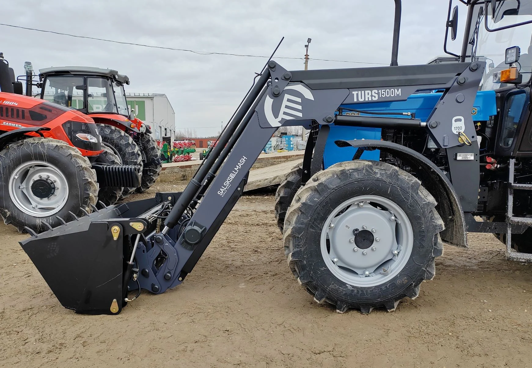 Фронтальный погрузчик TURS-1500 с джойстиком купить, цена