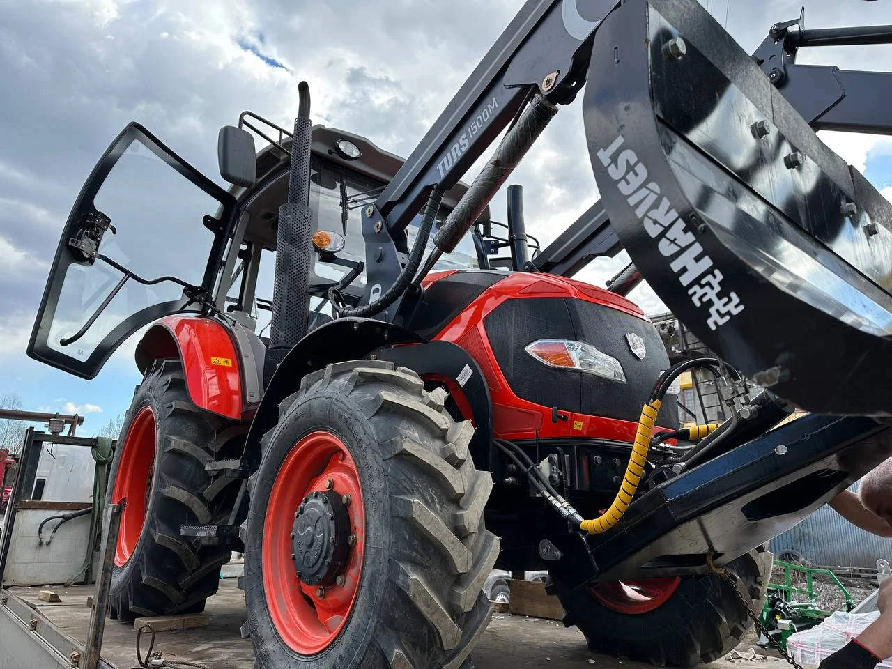 Фронтальный погрузчик TURS-1500-Д с джойстиком к FARMER FL1404 купить, цена