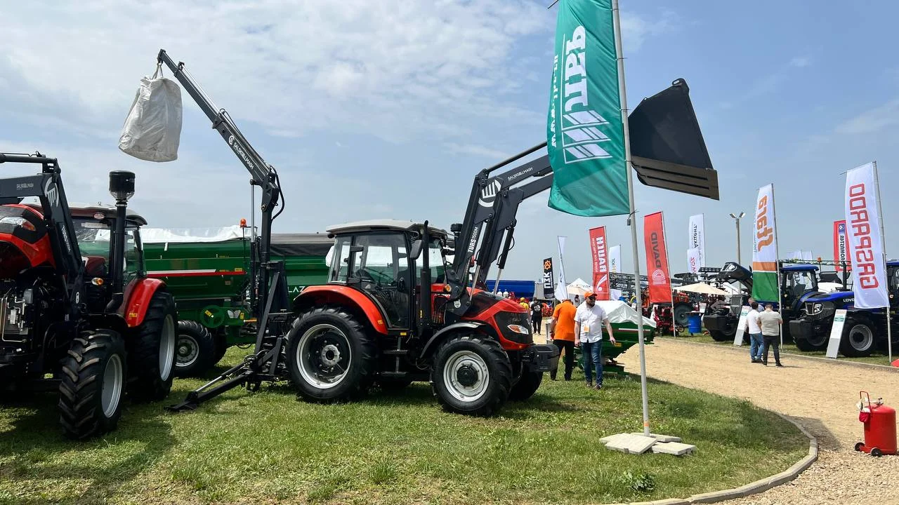 Фронтальный погрузчик TURS-1500-Д с джойстиком к FARMER FL904 купить, цена